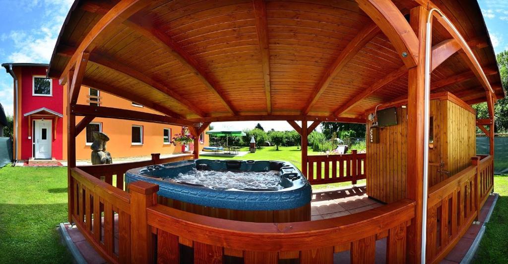 Hotel Privat Monika Liptovský Mikuláš Exterior foto